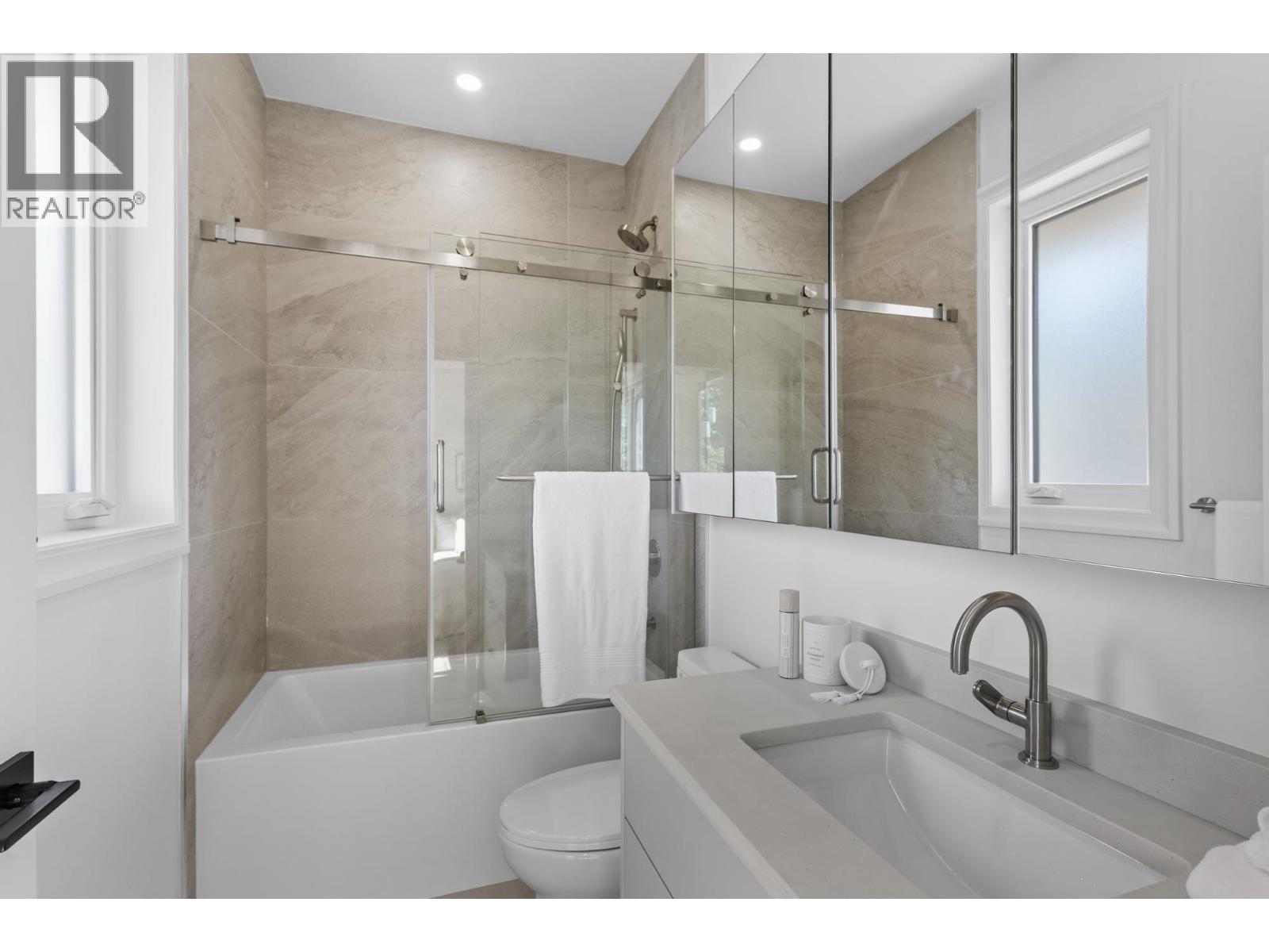 1 5459 FORGLEN DRIVE, Burnaby - Image 1