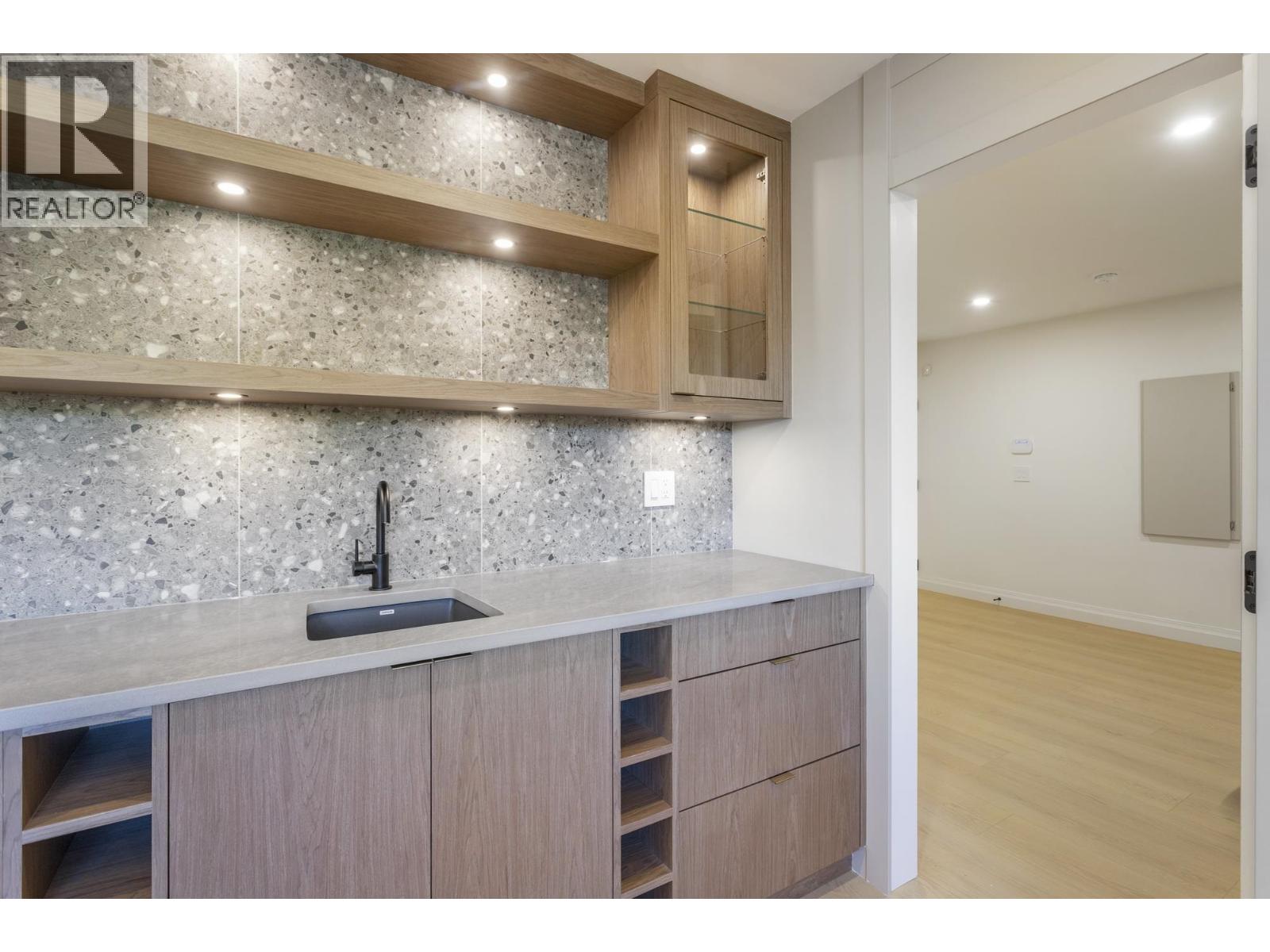 1 5459 FORGLEN DRIVE, Burnaby - Image 1