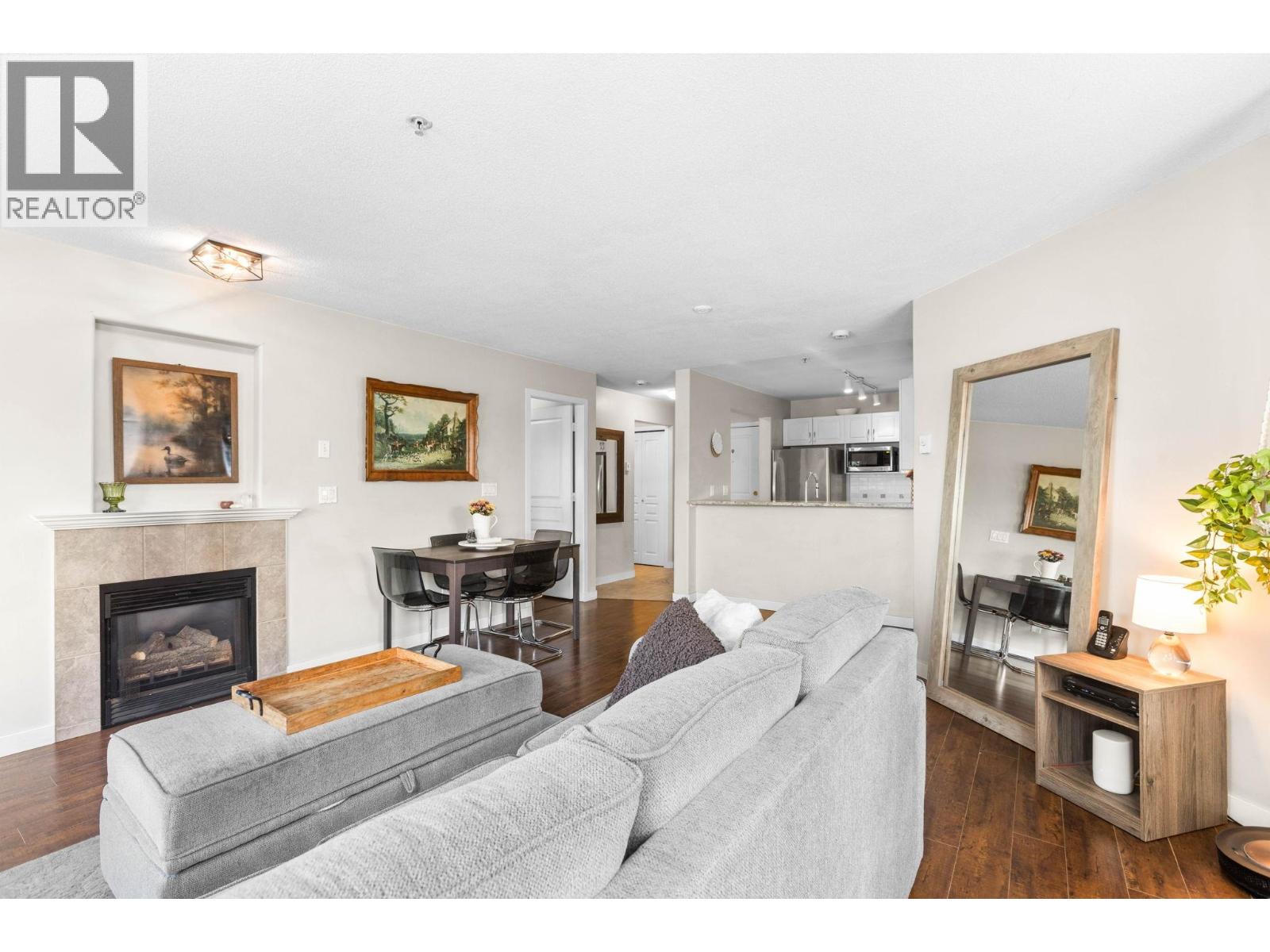 201 215 TWELFTH STREET, New Westminster