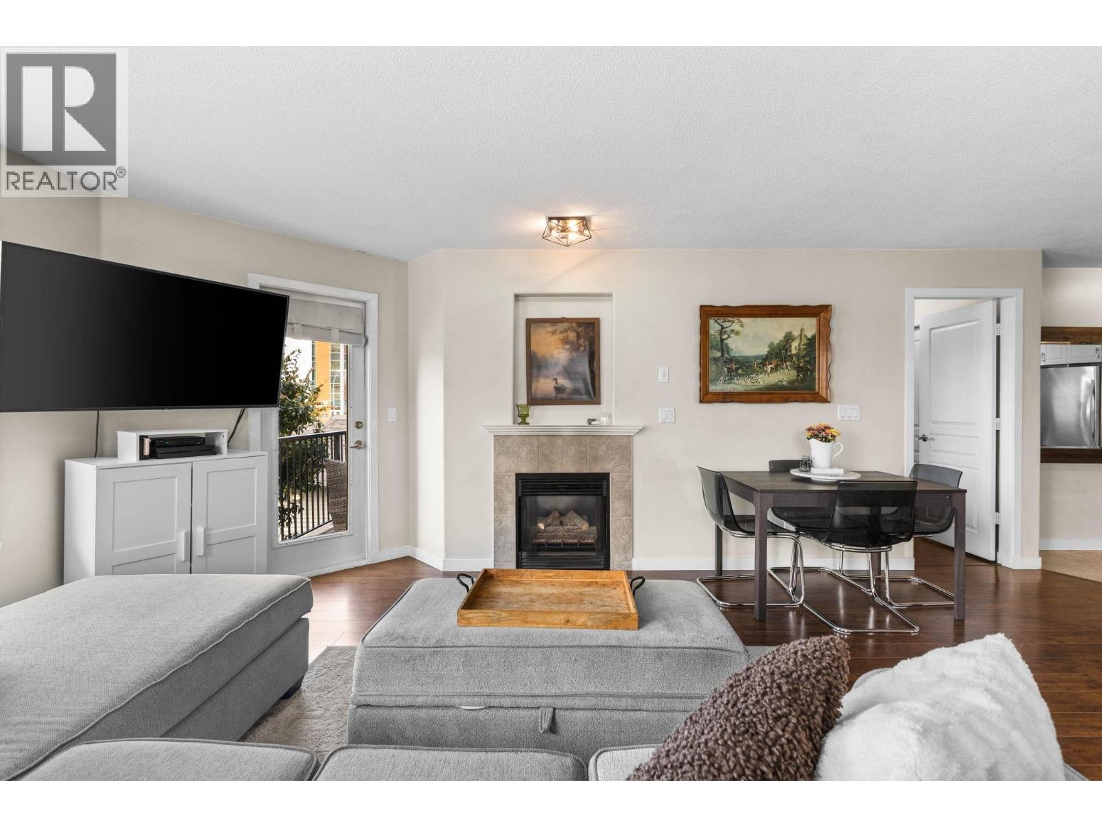 201 215 TWELFTH STREET, New Westminster