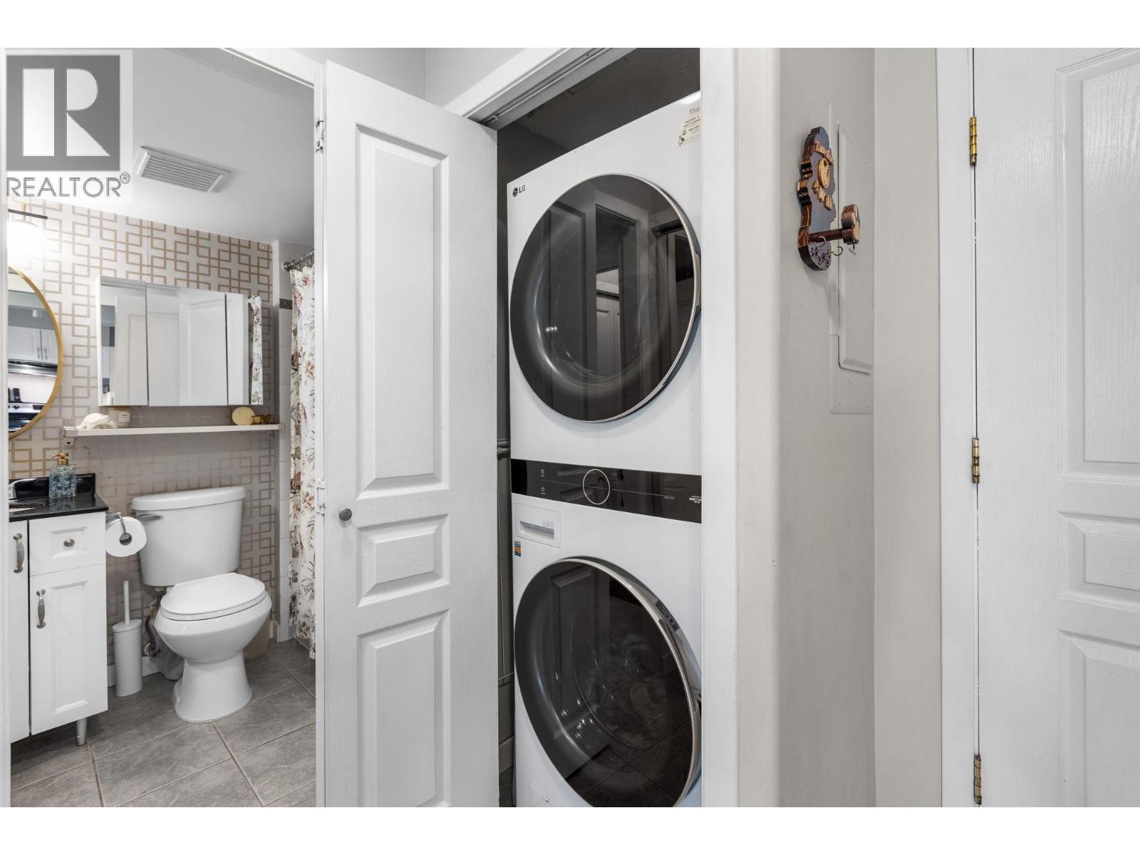 201 215 TWELFTH STREET, New Westminster
