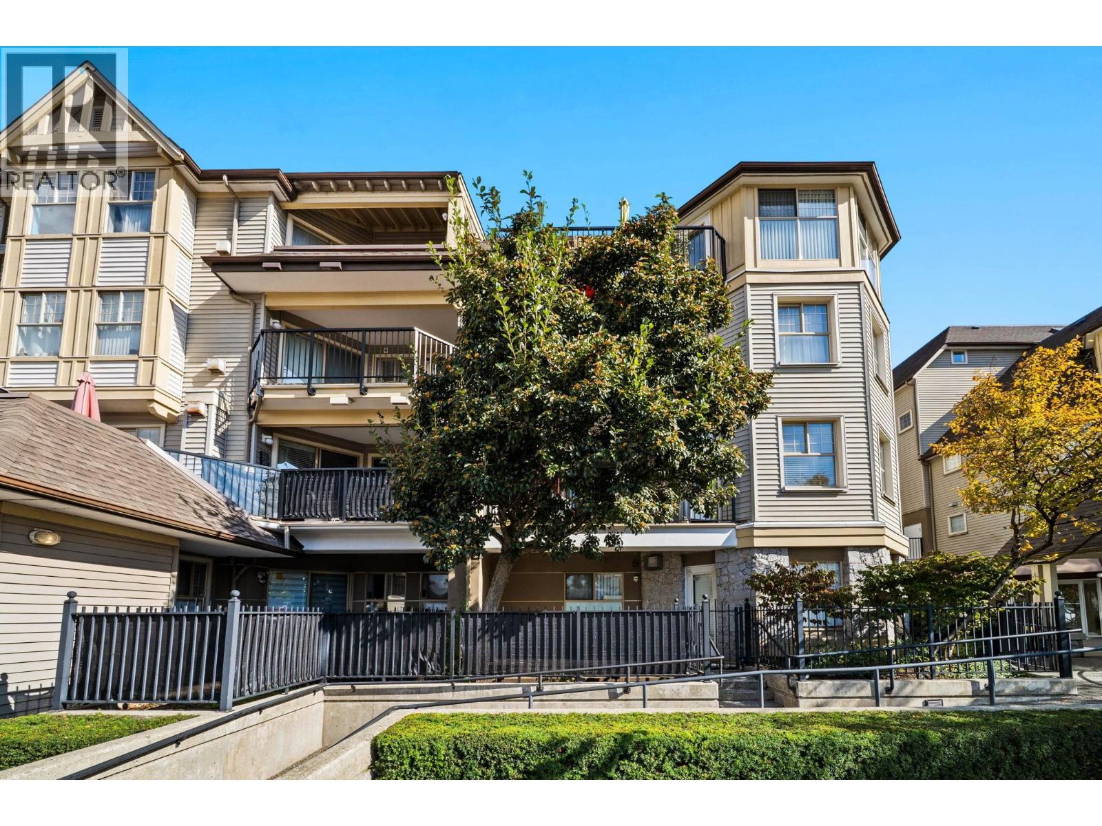 201 215 TWELFTH STREET, New Westminster
