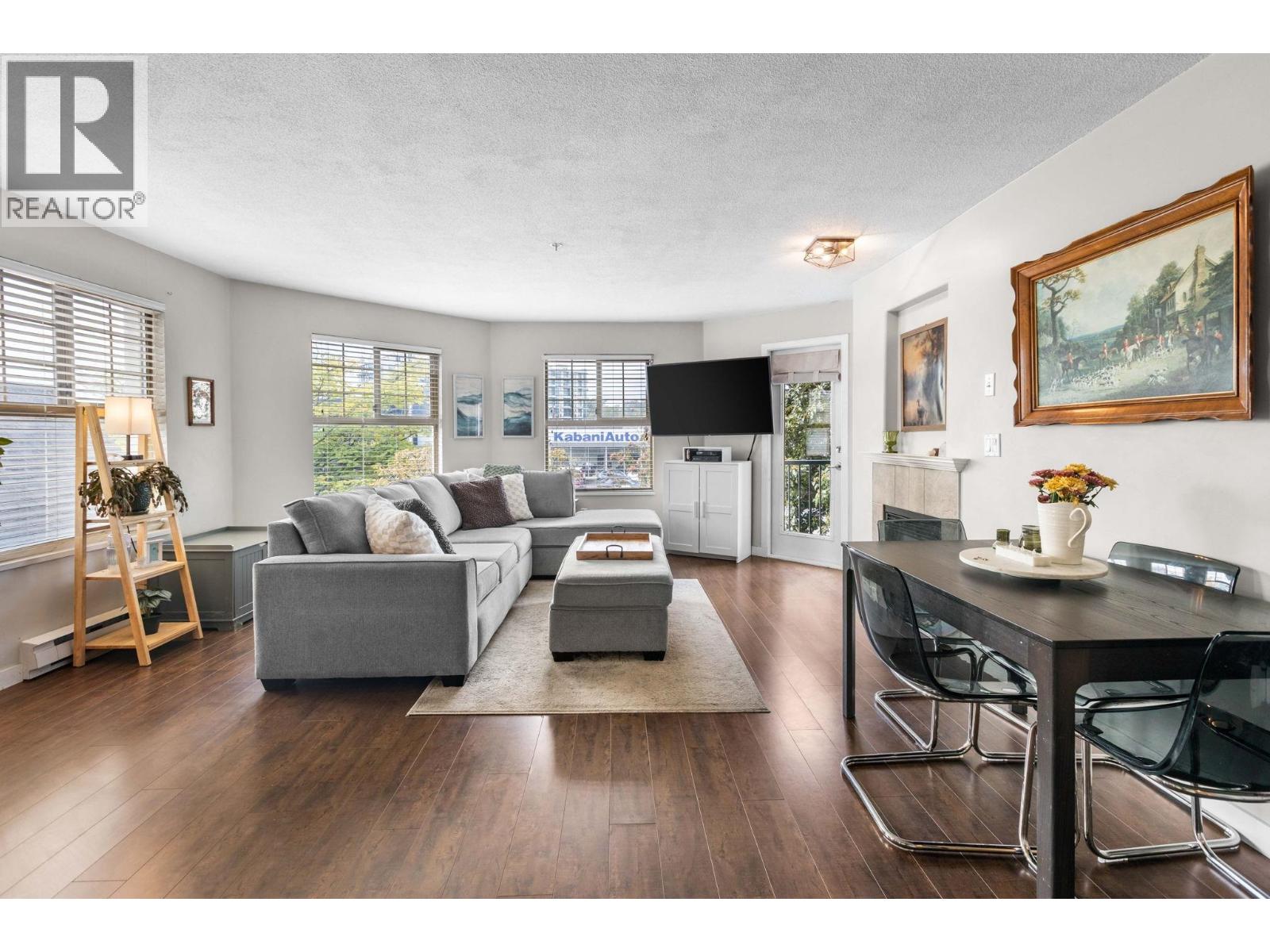 201 215 TWELFTH STREET, New Westminster
