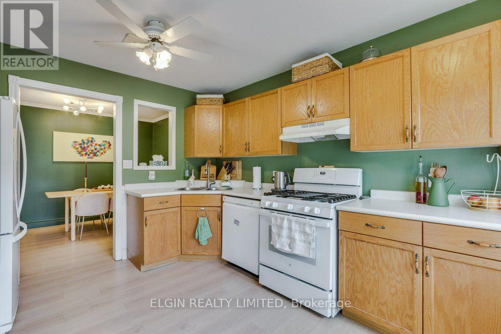 27 CARRIE CRESCENT - 13
