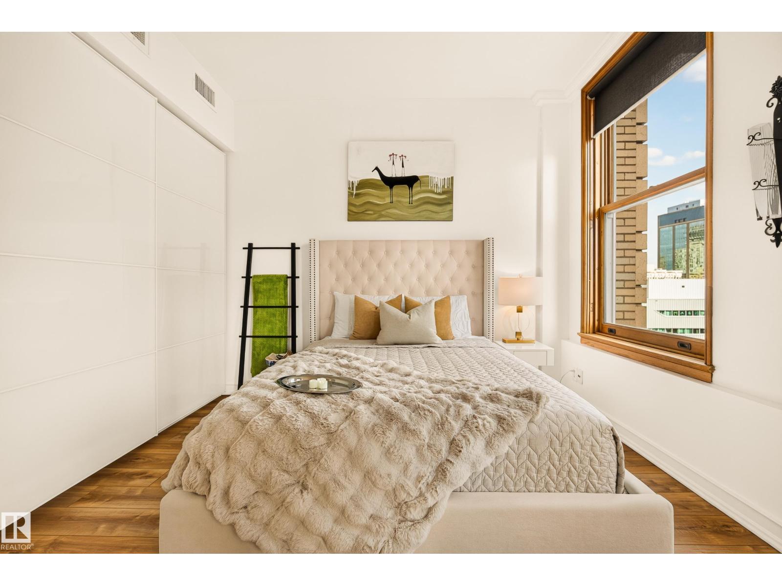 #806 10134 100 ST NW - 12