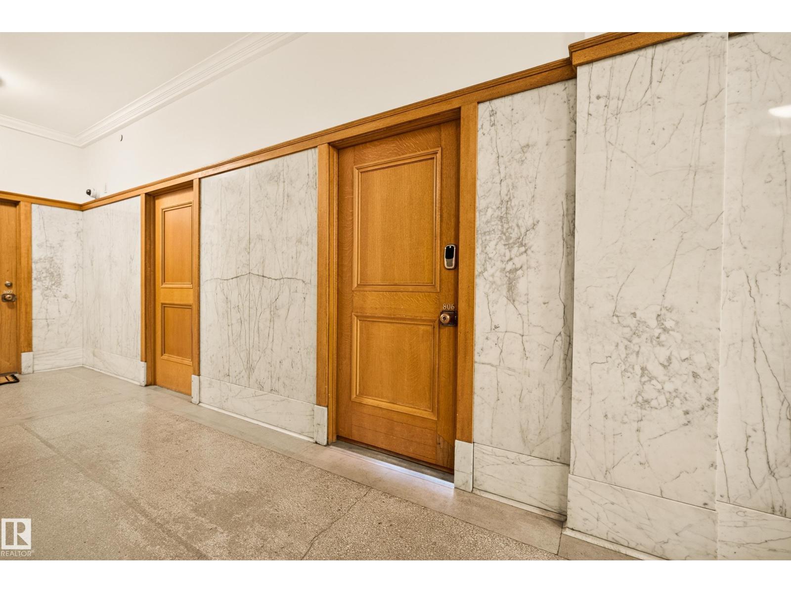#806 10134 100 ST NW - 27