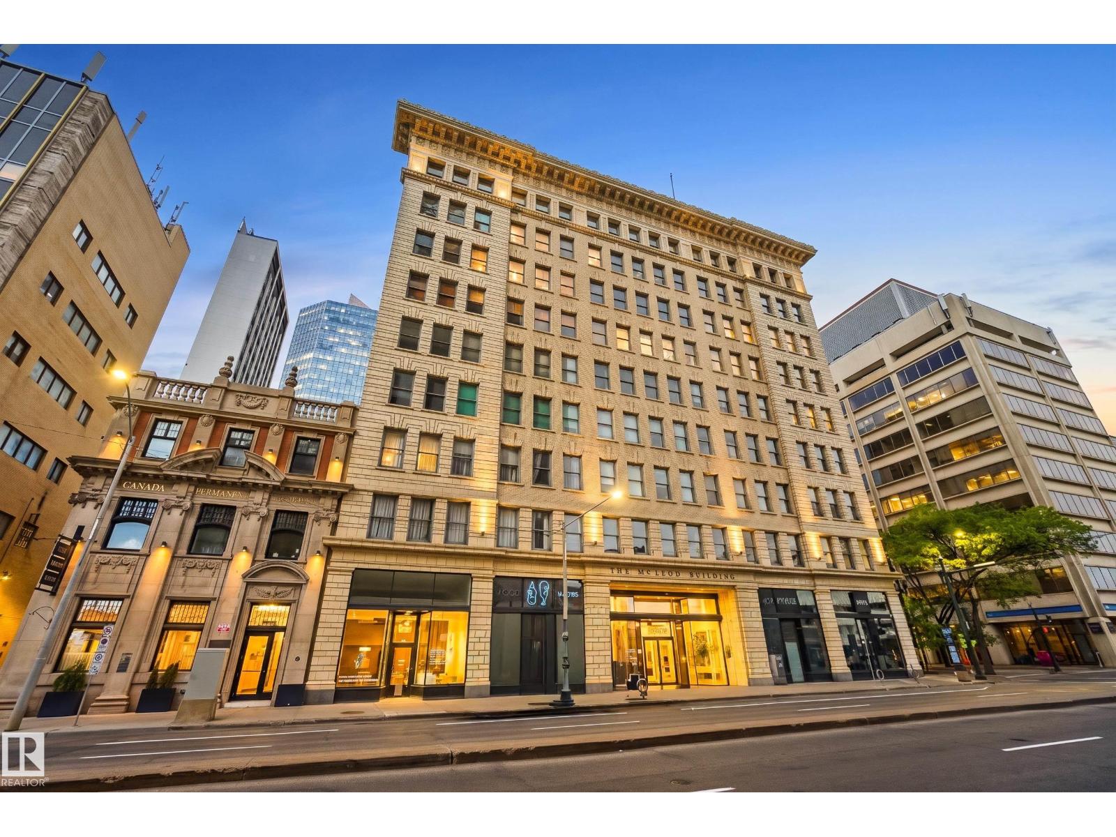 #806 10134 100 ST NW - 30
