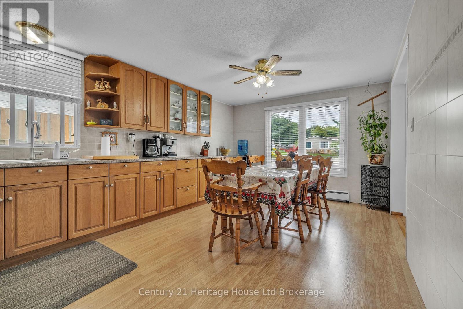 921 LINCOLN DRIVE - Image 7
