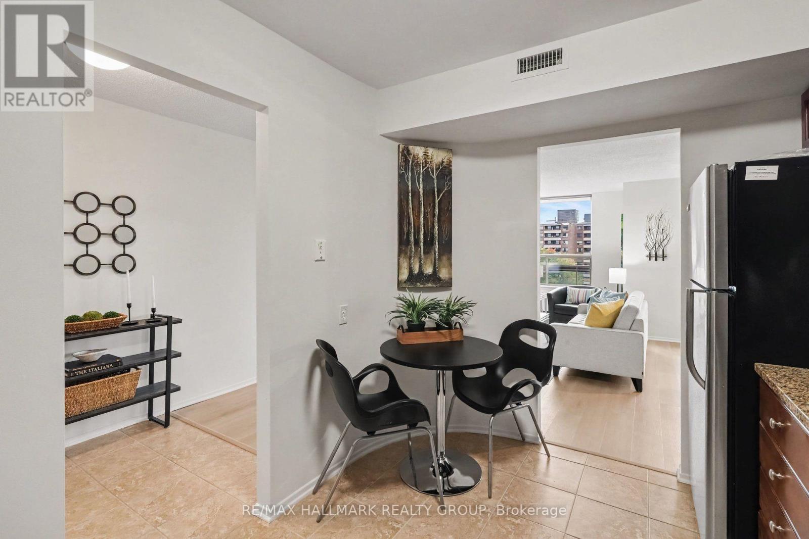 #902 200 LAFONTAINE AVENUE - 12