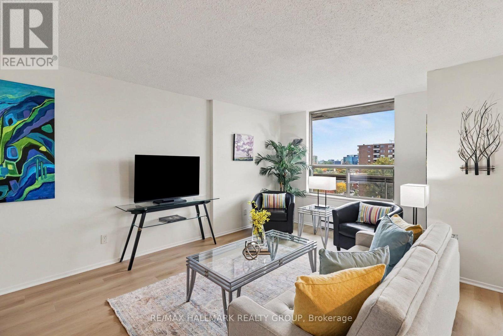 #902 200 LAFONTAINE AVENUE - 6