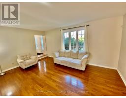 2 Tunbridge Court, Ottawa, ON K2E7J8 Photo 6