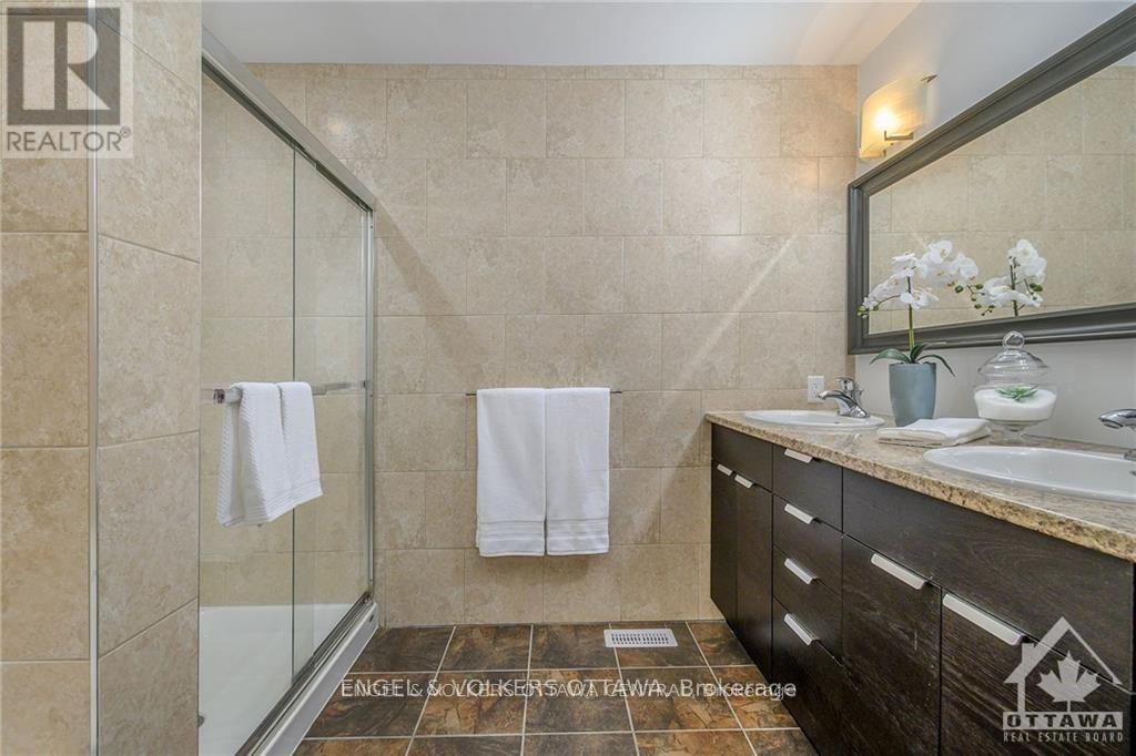 105 MONTAUK PVT - Image 12
