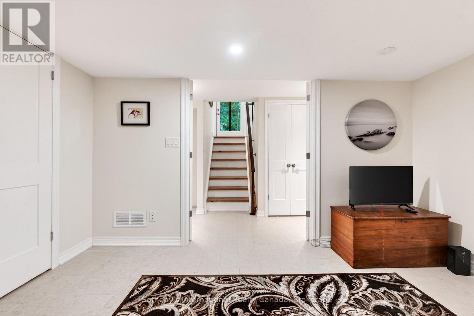 56 SHAKESPEARE AVENUE - 23