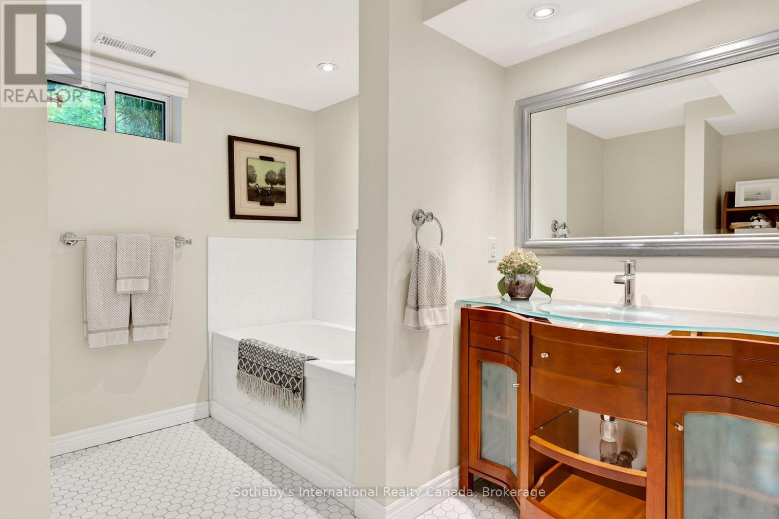56 SHAKESPEARE AVENUE - 28
