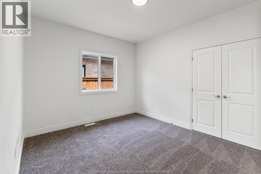 218 McLellan Avenue - 24
