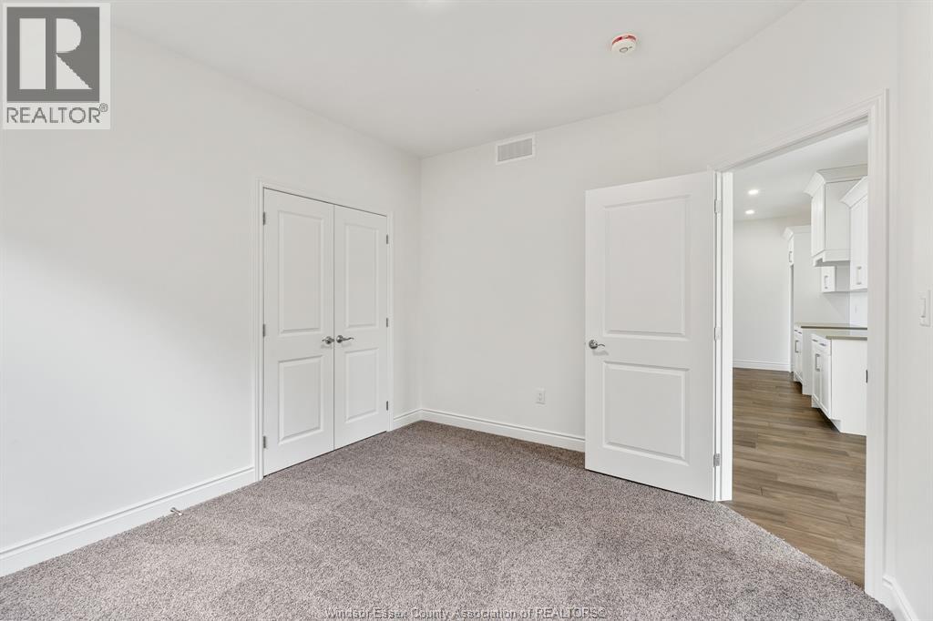 218 McLellan Avenue - 25