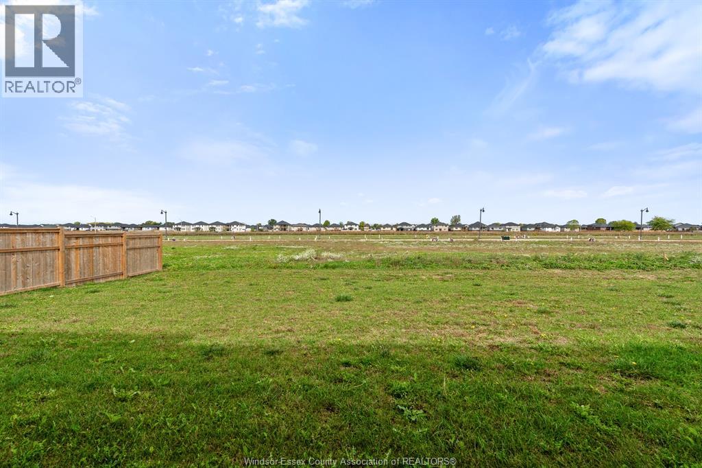 218 McLellan Avenue - 35