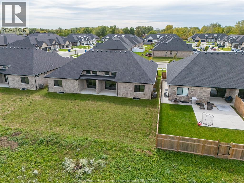 218 McLellan Avenue - 44