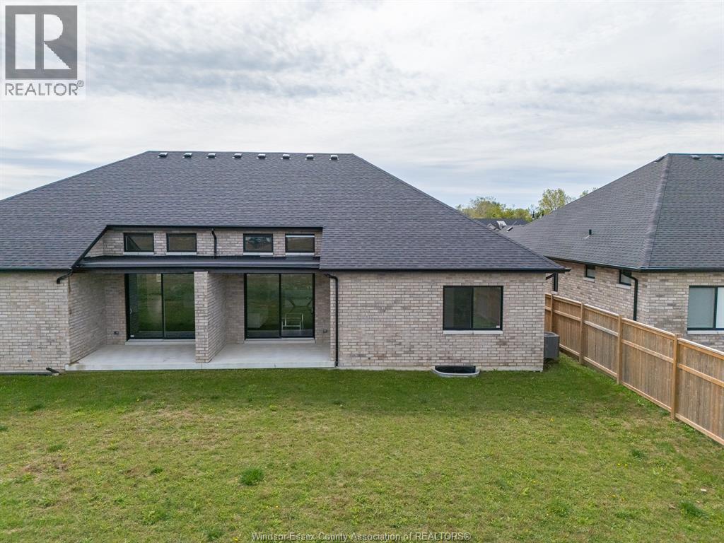 218 McLellan Avenue - 47
