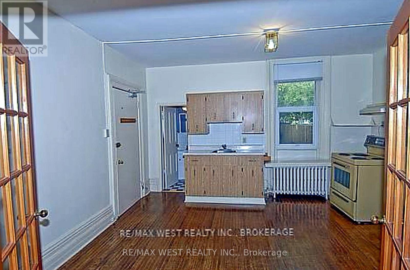 124 BALDWIN STREET - 12