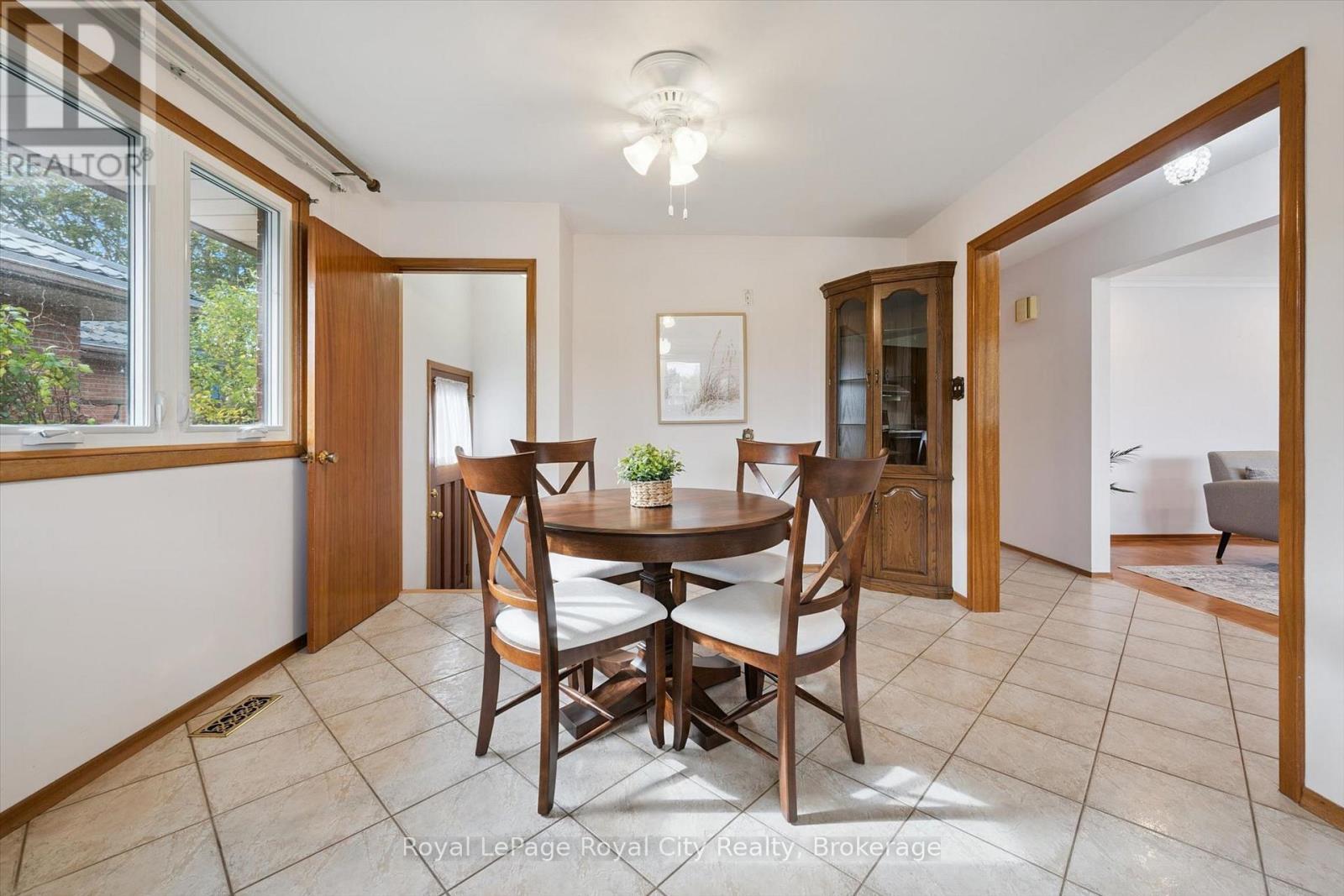 27 PALERMO CRESCENT - 16