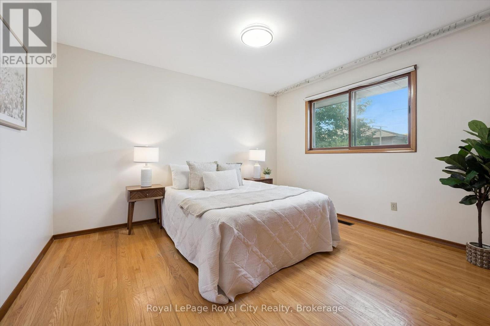 27 PALERMO CRESCENT - 23