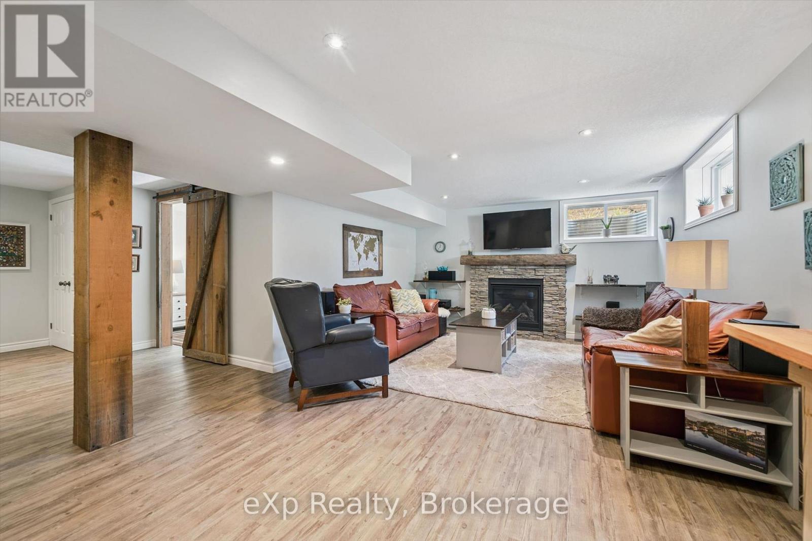 128 KEATING DRIVE - 31