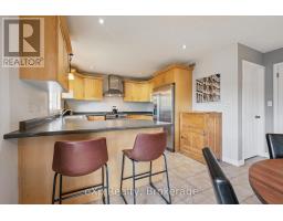 Kitchen - 128 Keating Drive, Centre Wellington, ON N0B1S0 Photo 9