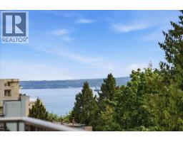 802 1745 Esquimalt Avenue, West Vancouver, BC V7V1R7 Photo 10