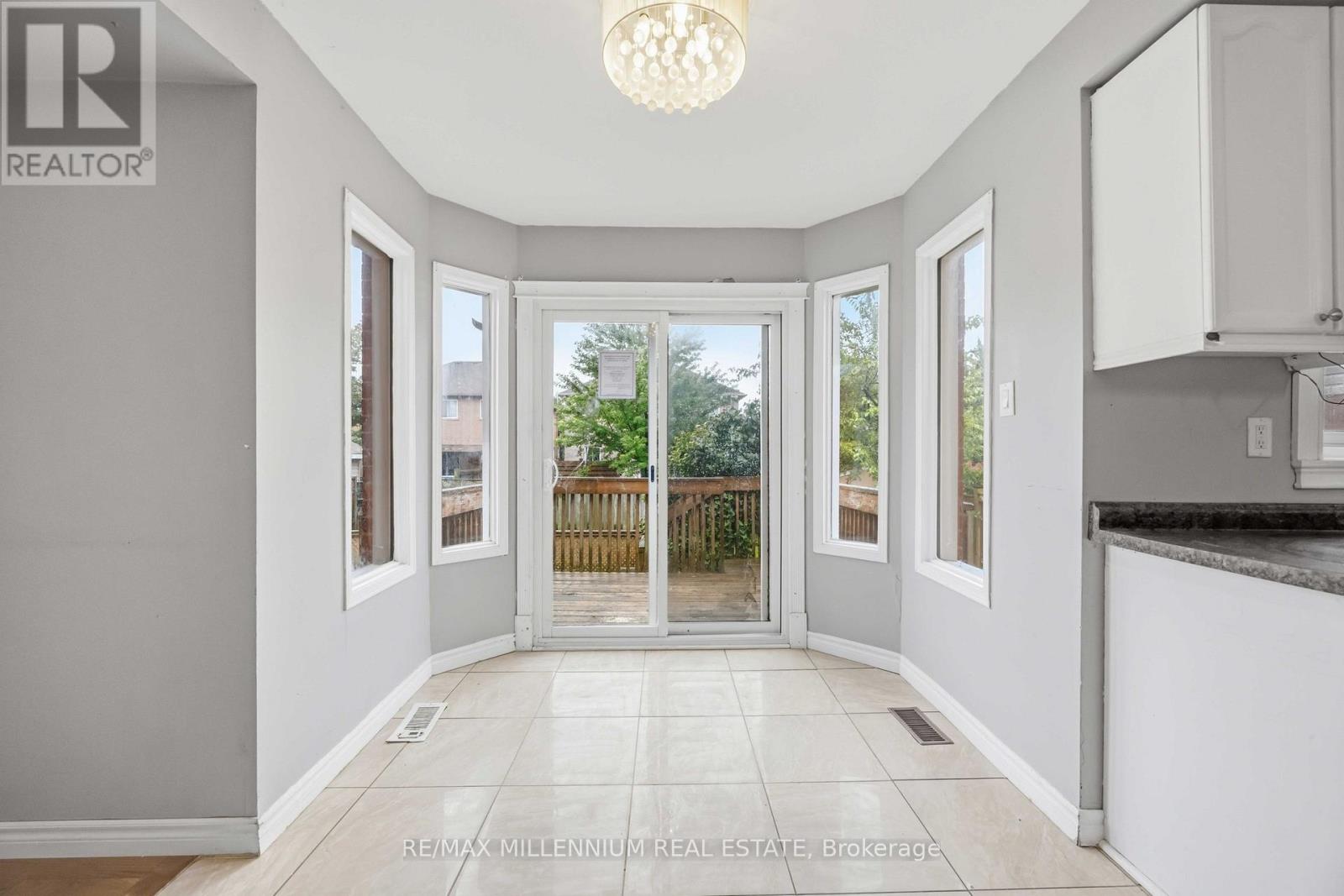 113 Glenabbey Drive, Clarington, ON photo 11
