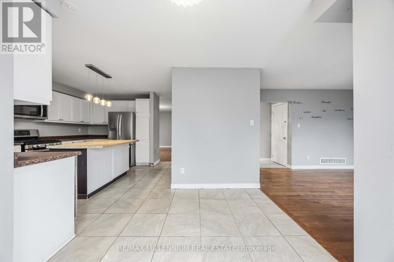 113 Glenabbey Drive, Clarington, ON photo 12