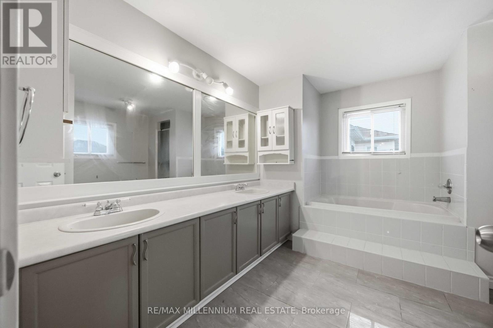 113 Glenabbey Drive, Clarington, ON photo 20