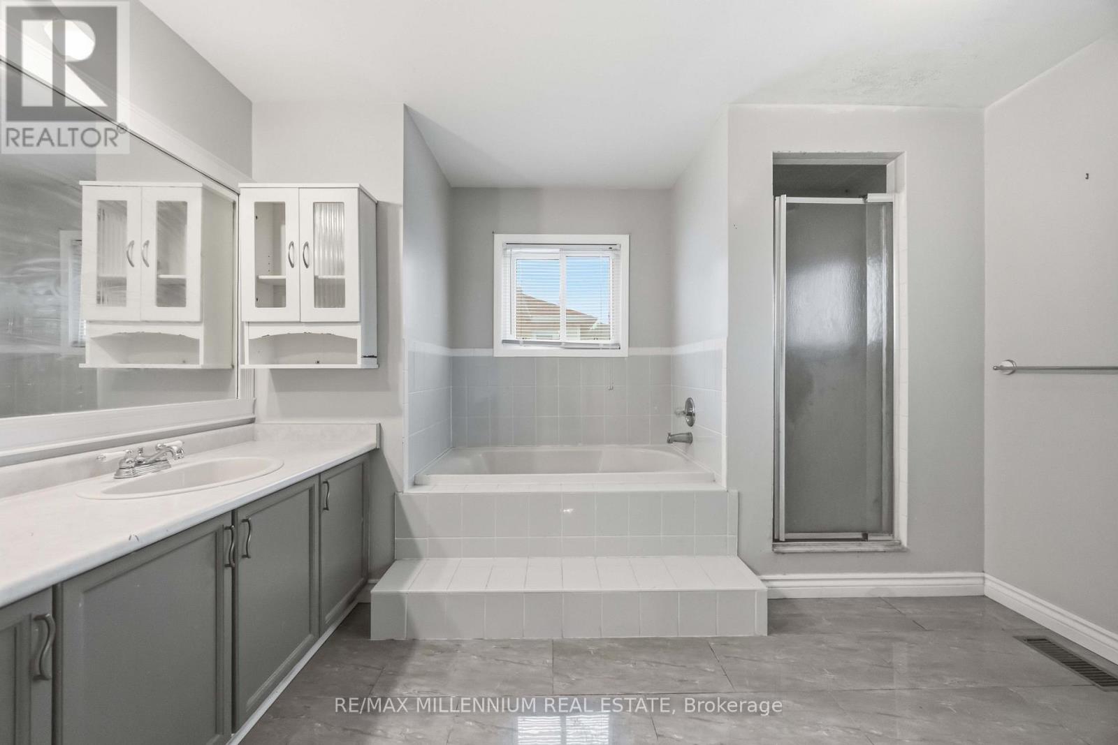 113 GLENABBEY DRIVE - 21