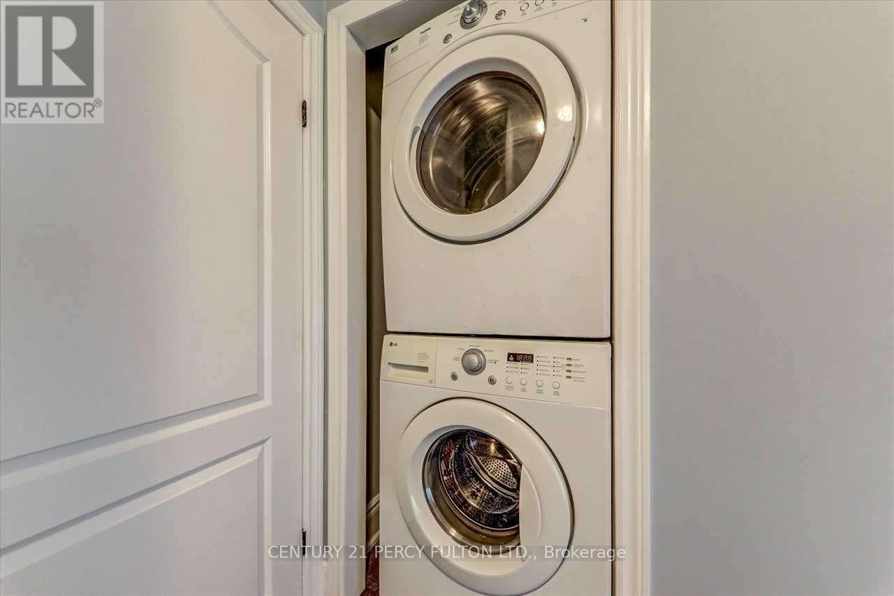 Main- 212 Burk Street, Oshawa, ON photo 5