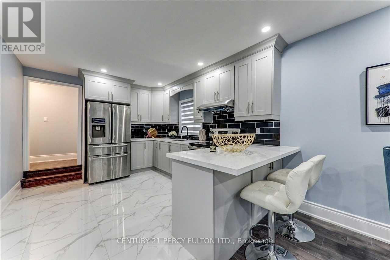 Main- 212 Burk Street, Oshawa, ON photo 9