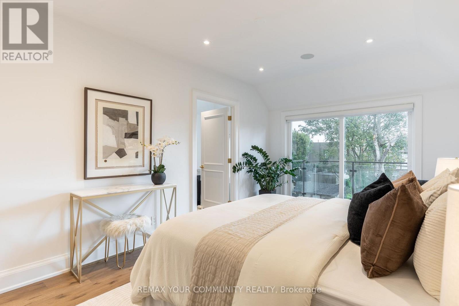 263 Linsmore Crescent, Toronto, ON photo 25