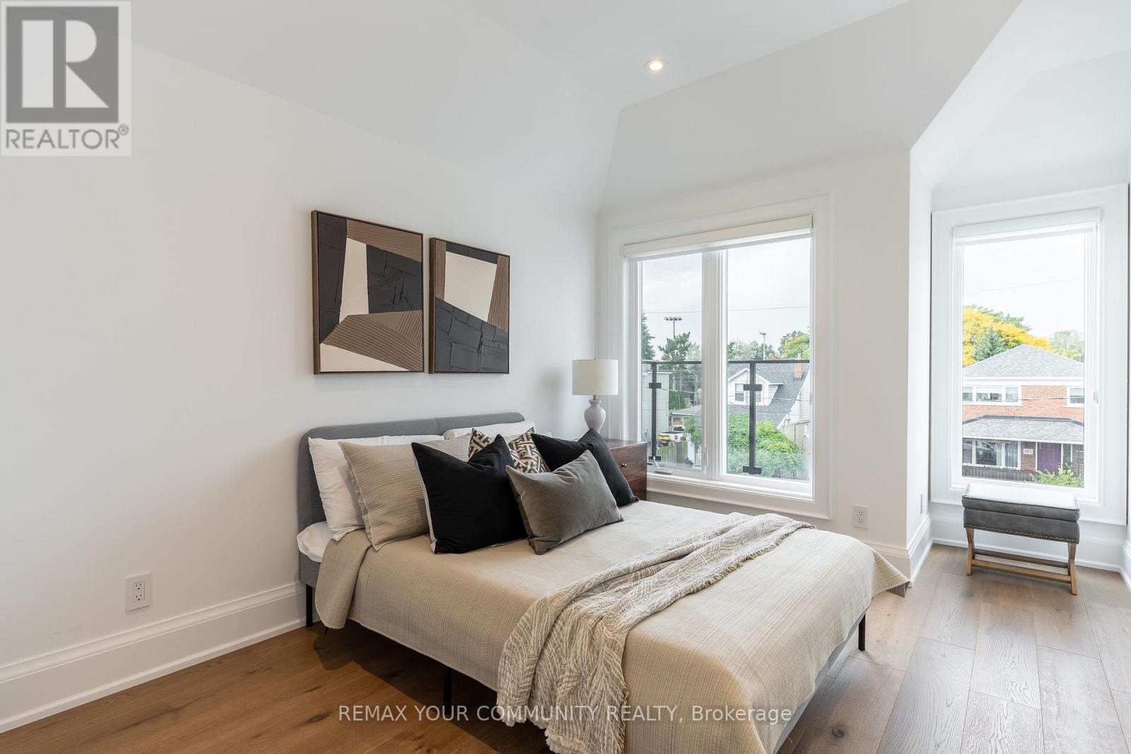 263 Linsmore Crescent, Toronto, ON photo 31
