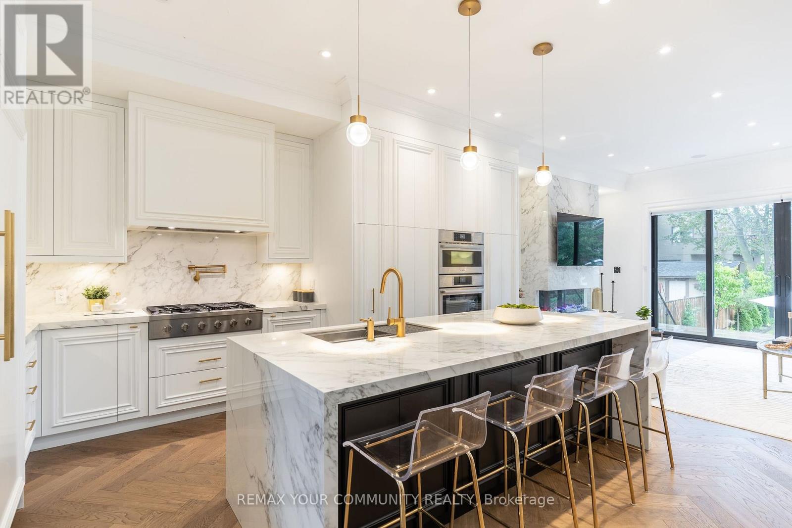 263 Linsmore Crescent, Toronto, ON photo 9