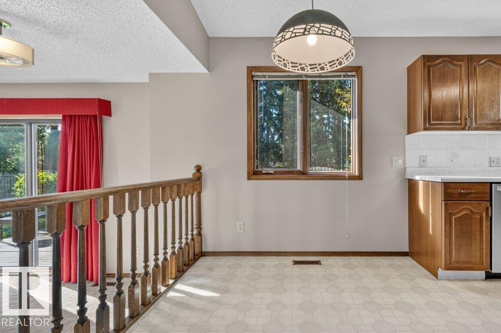 Hillview, Hillview — photo 11 of 30: Property photo