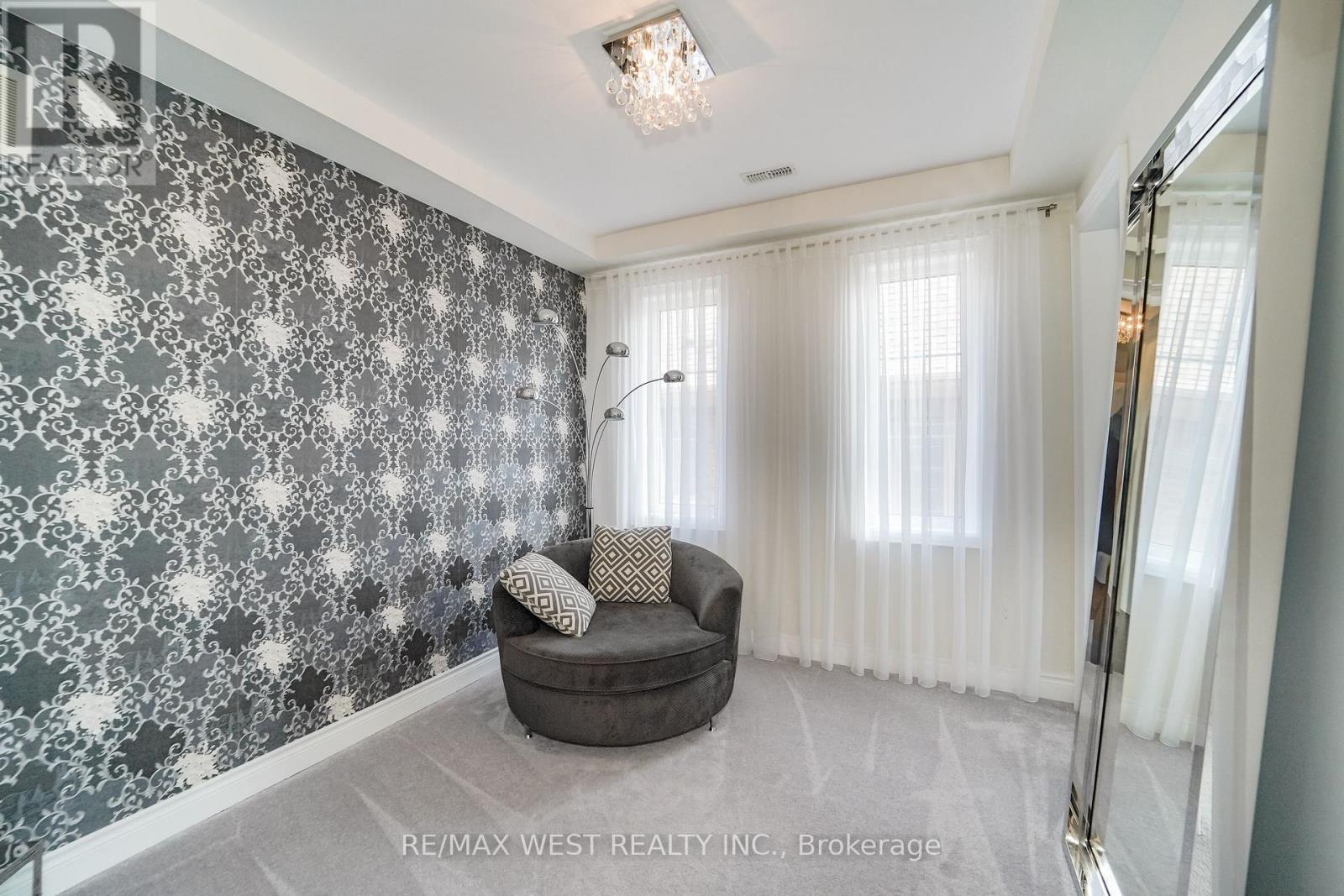 23 Macmurchy Avenue, King, ON photo 10