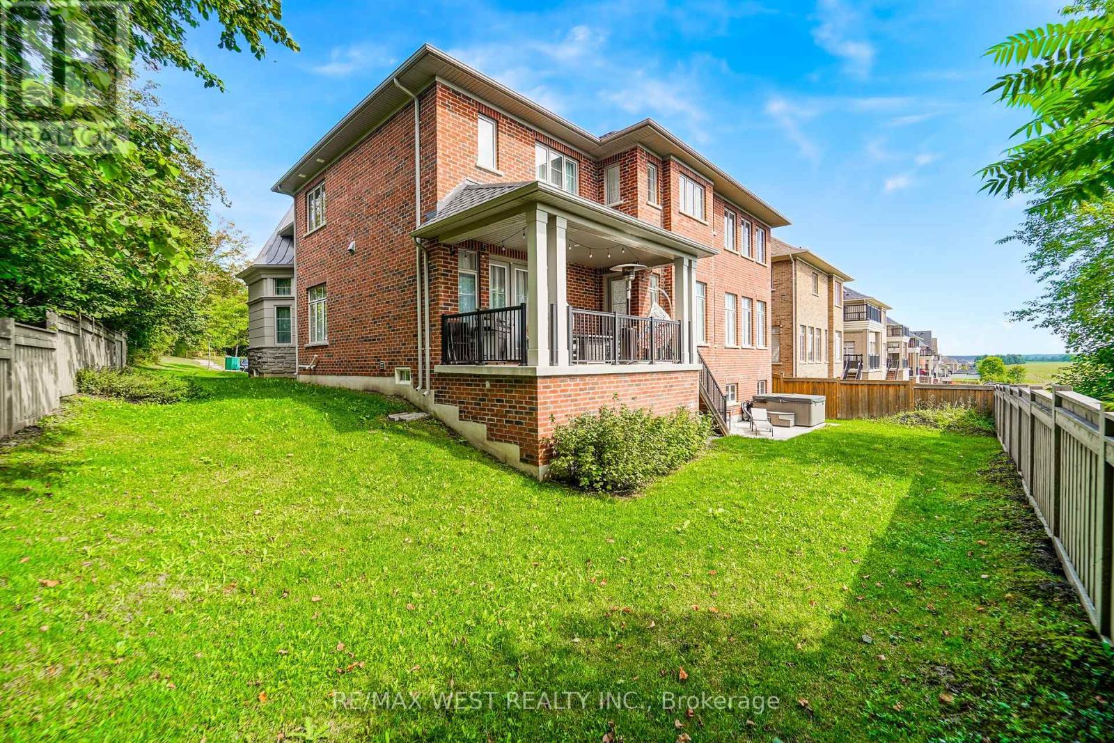 23 Macmurchy Avenue, King, ON photo 22