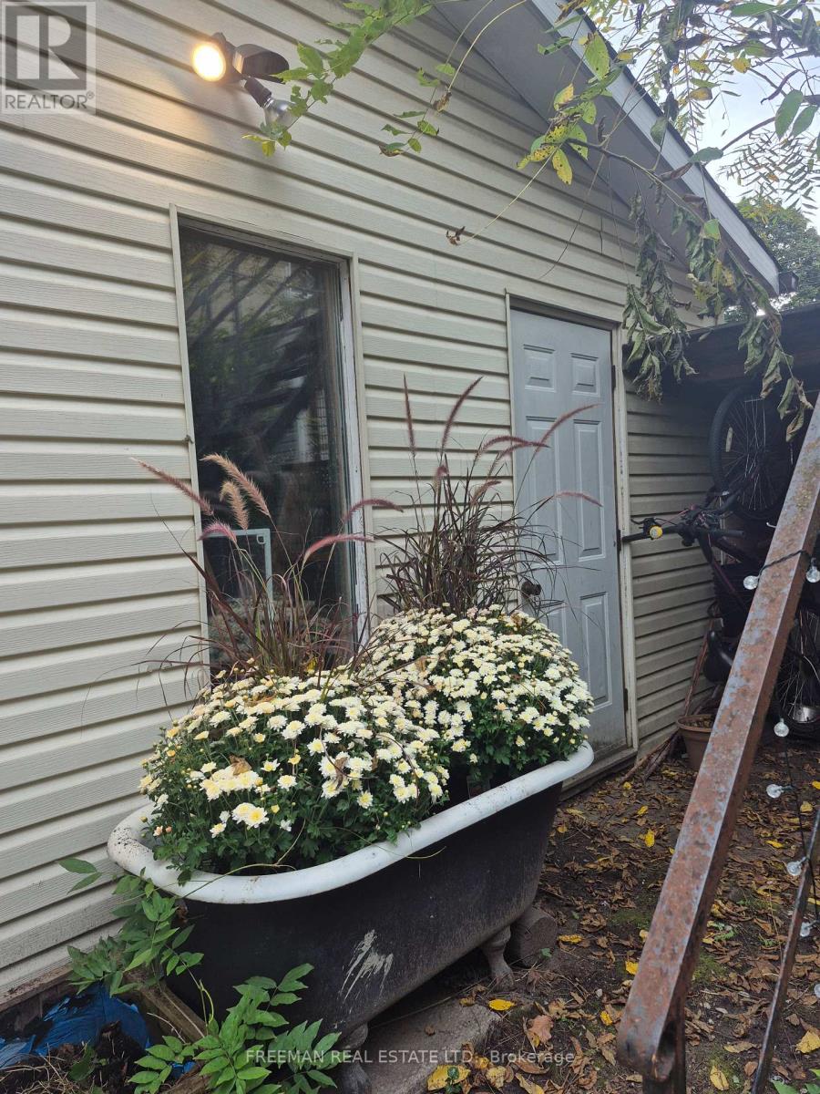 203 FAIRVIEW AVENUE - 26