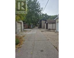 203 Fairview Avenue, Toronto, ON M6P3A6 Photo 30