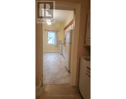 203 Fairview Avenue, Toronto, ON M6P3A6 Photo 6