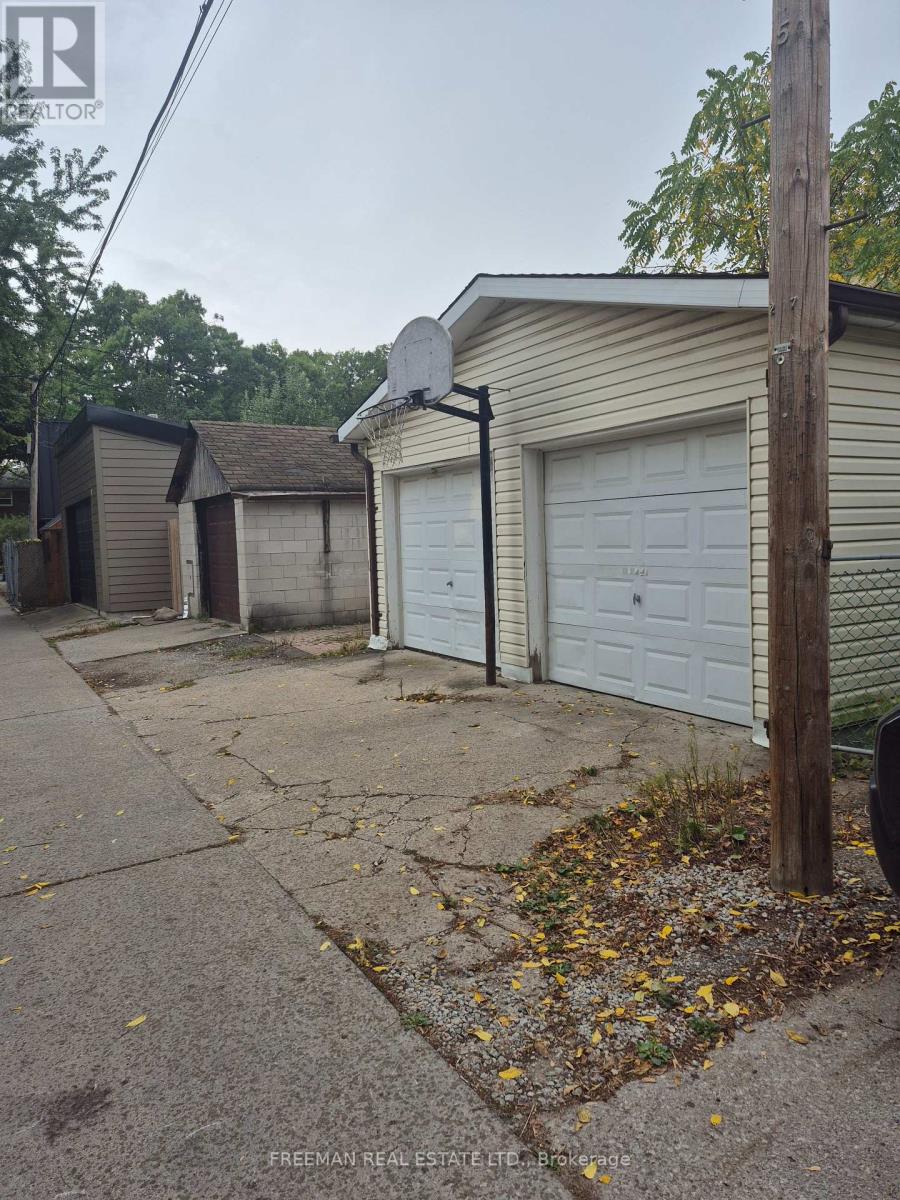 203 Fairview Avenue, Toronto, ON photo 27