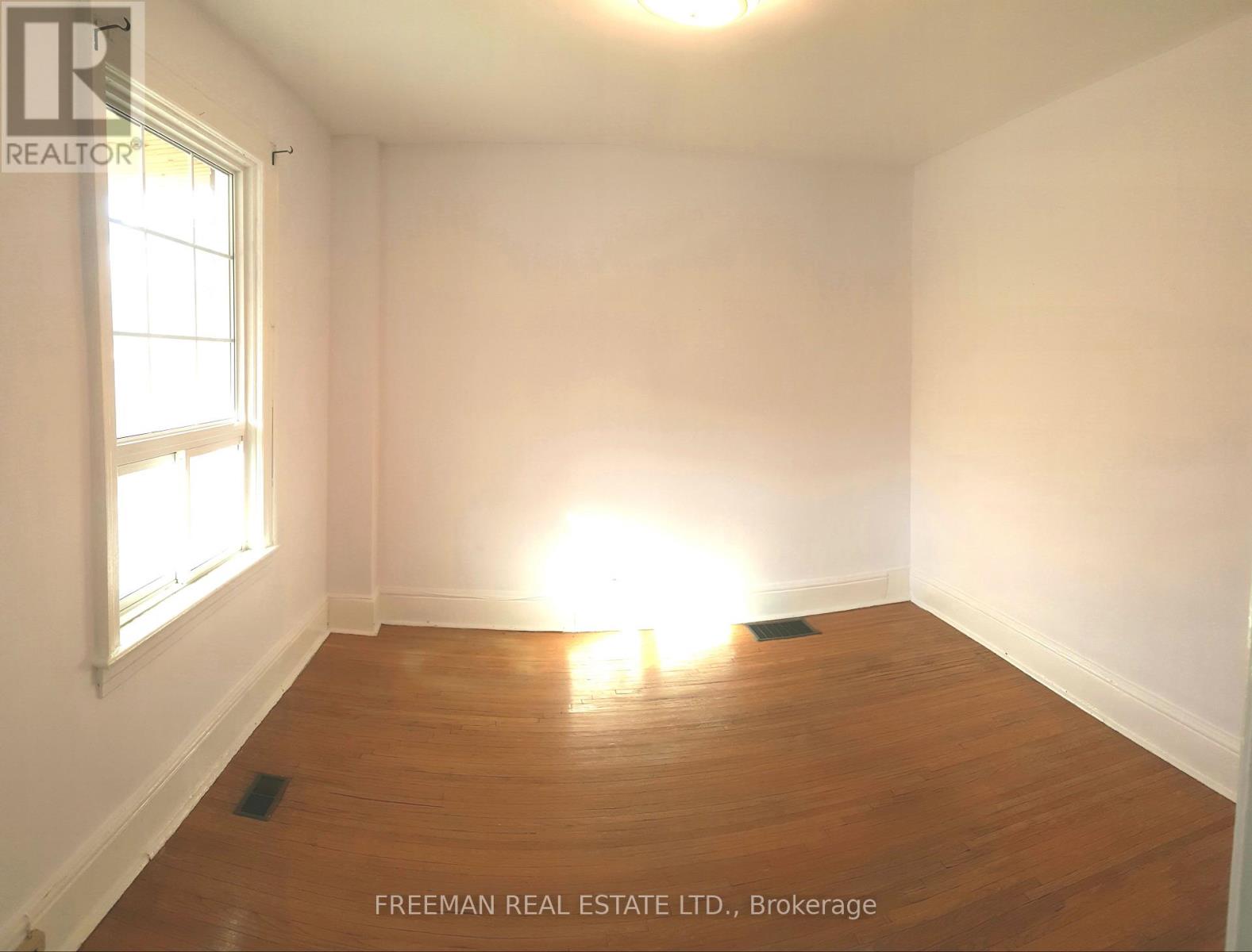 203 Fairview Avenue, Toronto, ON photo 3