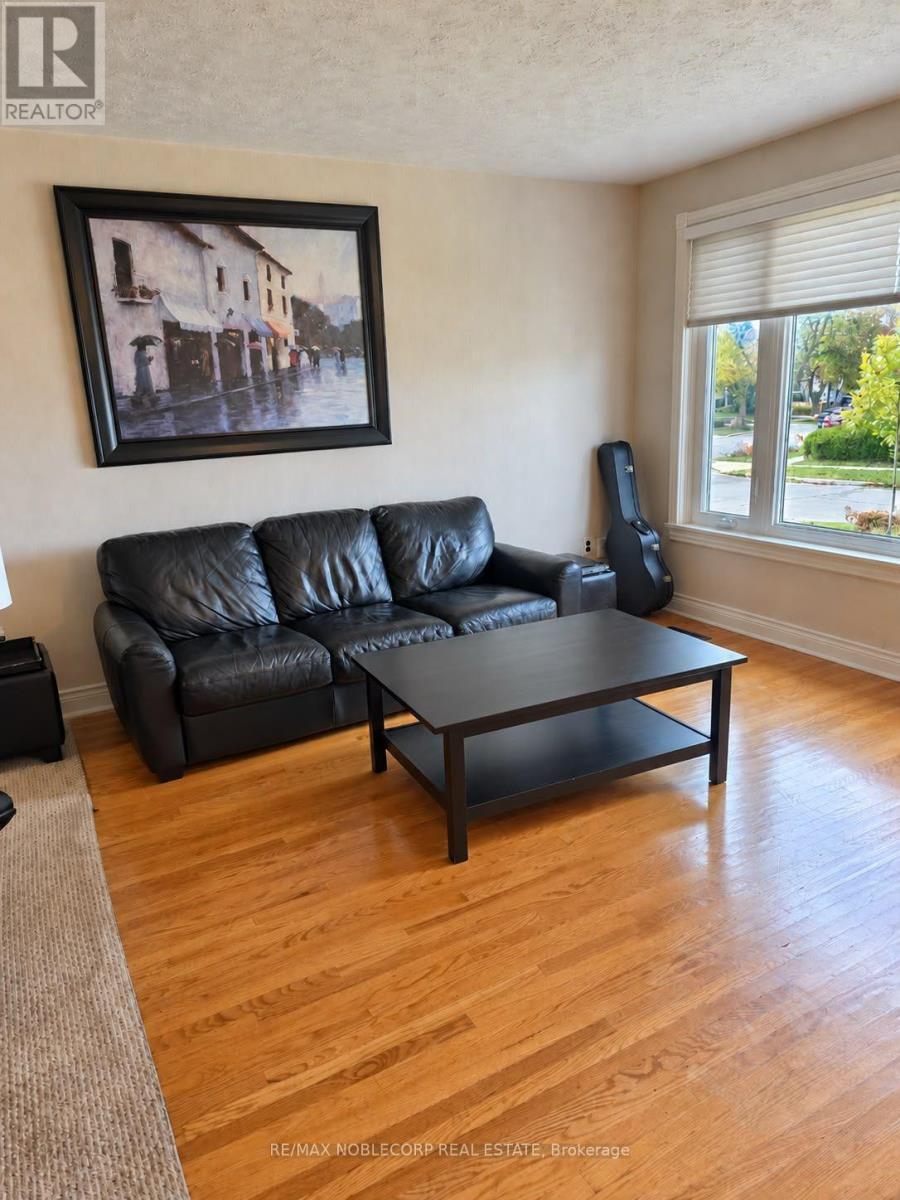 5 Conamore Crescent, Toronto, ON photo 23