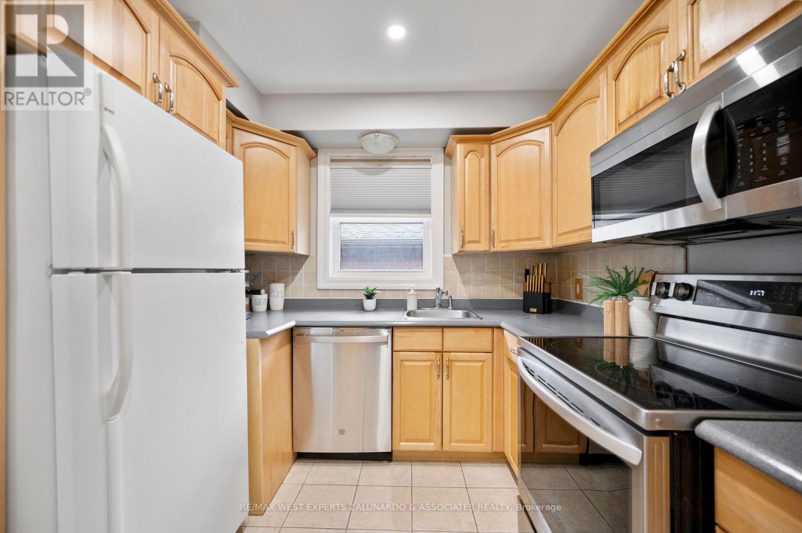 56 Roxaline Street, Toronto, ON photo 21