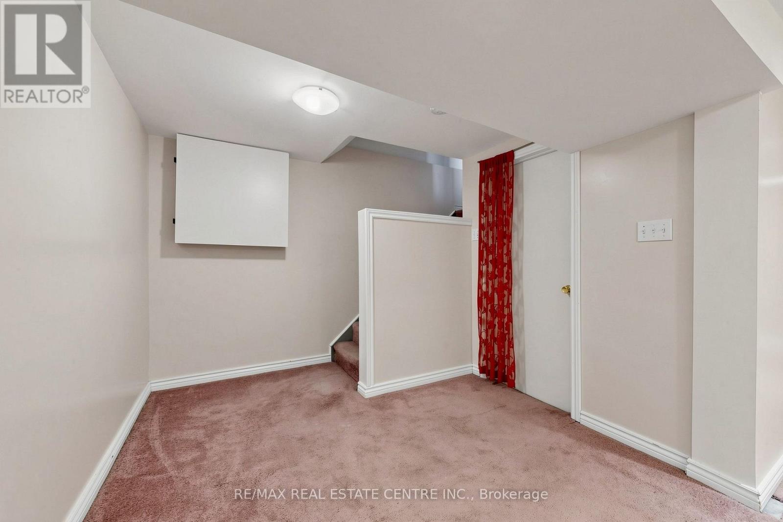 1 HAWKINS COURT - 31