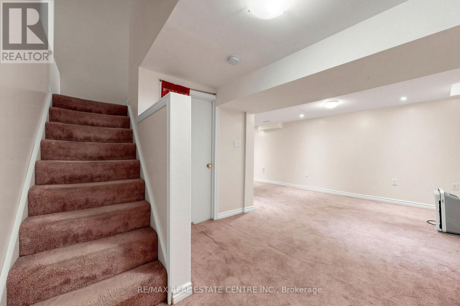 1 HAWKINS COURT - 28